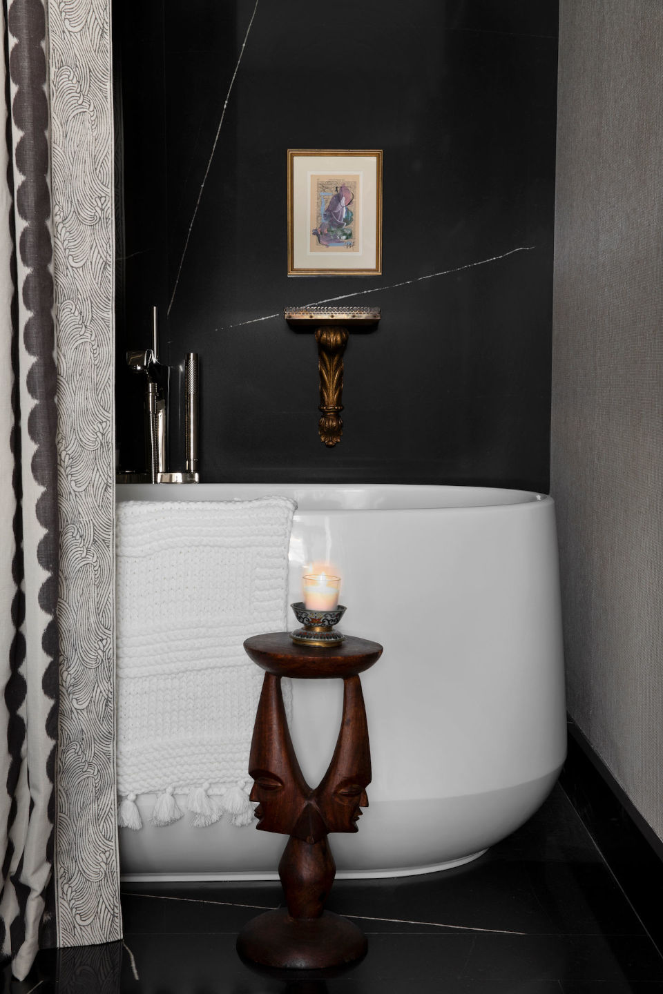 Bathroom Inspirations - Eternal Noir - Silestone